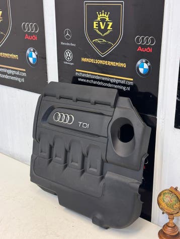 Audi A3 Sportback 8VA/8VF bj2015 afdekplaat motor 04L103925R, Gebruikt, Audi