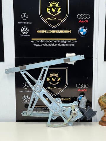 Ruitmechaniek 4 deur rechts voor Toyota 2010 Art.8570102010, Gebruikt, Toyota