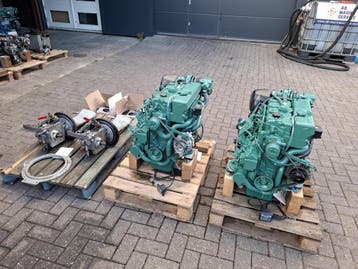 Gebruikte set (2x) Volvo Penta D2-75 met saildrive, Ophalen of Verzenden, Nieuw