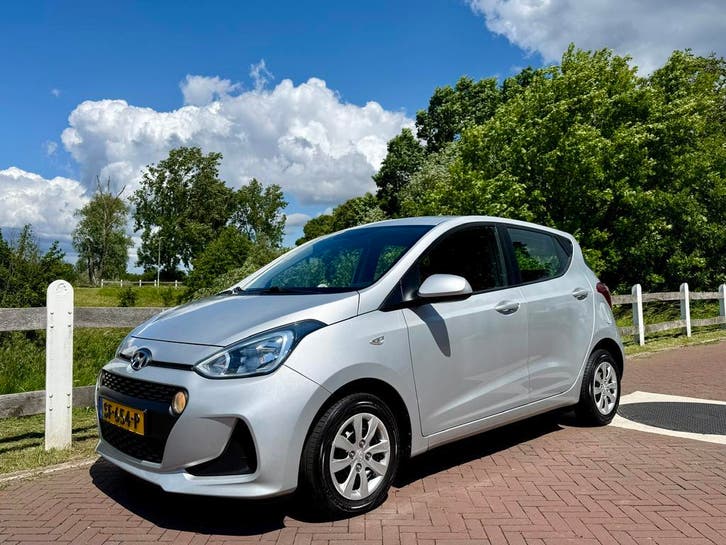 Hyundai i10 1.0i 66pk 2018 Grijs, Auto's, Hyundai, Origineel Nederlands, Onderhoudsboekje, 12 maanden, Te koop, Handgeschakeld