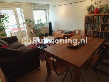 Op zoek naar een ruimere plek (Amsterdam, Noord-Holland), Amsterdam