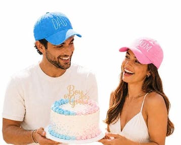 Set met 1 cap Mom licht roze en en 1 cap Dad licht blauw, Ophalen of Verzenden, Nieuw, Versiering, Geboorte of Huwelijk