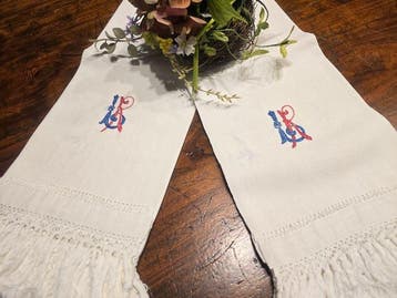 Handdoek (2) - 120 cm - 78 cm - Antieke uitzet