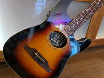 OCCASION Fender Stratacoustic Premium | Music Department, Ophalen, Zo goed als nieuw, Western- of Steelstringgitaar, Met (piezo-)element