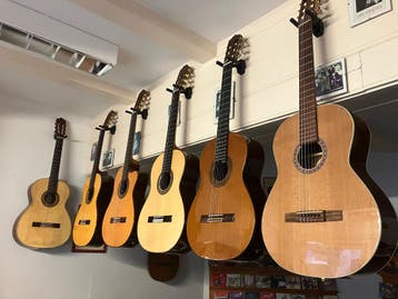 Klassieke Western Gitaren Ukelele Legends of Music Castricum, Ophalen of Verzenden, Nieuw, Klassieke of Spaanse gitaar, Met koffer