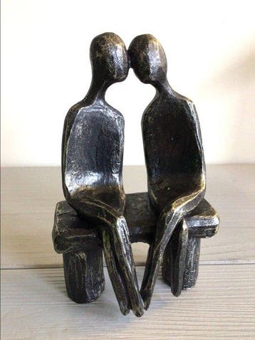 sculptuur, “ Een goed gevoel “ - 15 cm - resin
