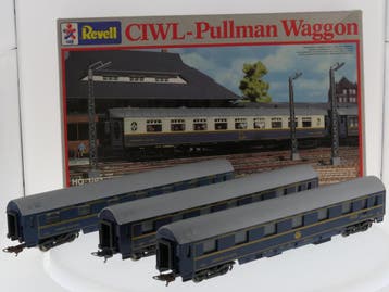 Schaal H0 Lima en Revell 309203 en 2180 set van 4 persone..., Gebruikt, Overige typen, Ophalen of Verzenden, Analoog
