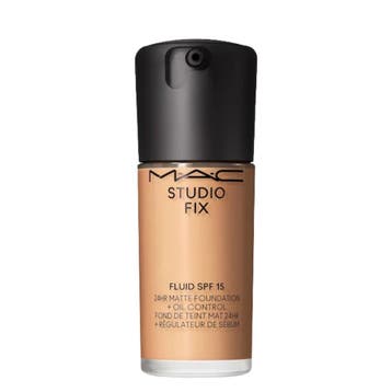 MAC Cosmetics - Studio Fix Fluid Foundation - NC30, Ophalen of Verzenden, Nieuw, Gehele gezicht, Make-up