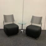 Complete set van 2 design stoelen + design tafel, Harri, Ophalen of Verzenden, Gebruikt, Zwart, Stof
