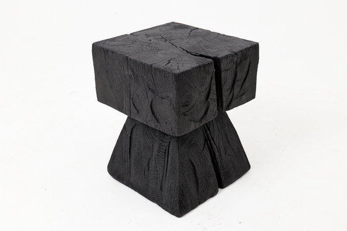 Logniture - Bijzettafel - Massief hout, met kettingzaag, Antiek en Kunst, Curiosa en Brocante