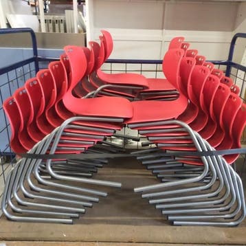 Ahrend hufterproof stapelstoel schoolstoel - rood kunststof, Gebruikt