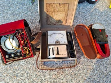 Vari voltmeter, amperemeter, thermometer (3) - Plastic,