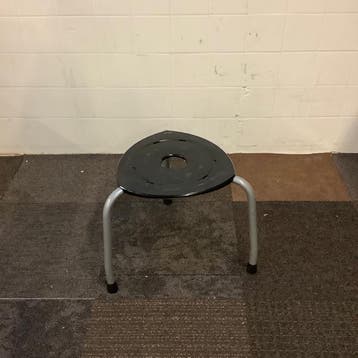 ahrend 262 kruk, drie poots, zith. 40 cm,  zwart - grijs, Ophalen of Verzenden, Gebruikt