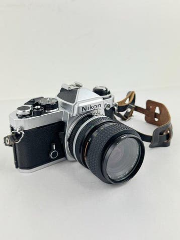 Nikon FE + Nikkor 35-70mm Lens Analoge camera, Nieuw
