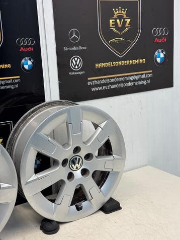 2 stuks Lichtmetaal velgen VW Polo V 6R bj.2012 6R060125E, Gebruikt, 15 inch, Velg(en)