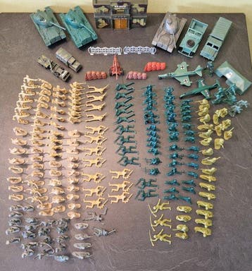 Divers - Figuur - Plastic soldaatjes set (191 stuks) met, Nieuw