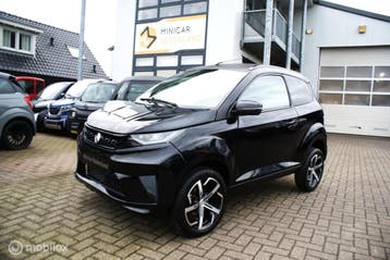 Aixam Crossover Premium 2025 DEMO 18 maand garantie, Zo goed als nieuw