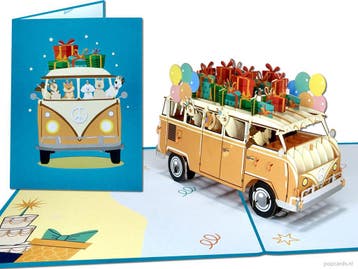Vrolijke hondjes in Volkswagen busje vol cadeautjes en ba..., Verzenden, Nieuw