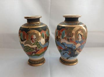 Vaas - Aardewerk - Japan - Set van 2 Satsuma vazen (Zonder
