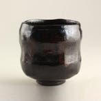 Kuro-raku Tsutsu-jawan (Zwarte cilindrische theeschaal) door