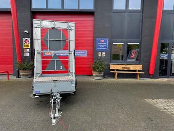 Trebbiner verkeersbordenaanhanger Horizont waarschuwingsbord, Zo goed als nieuw