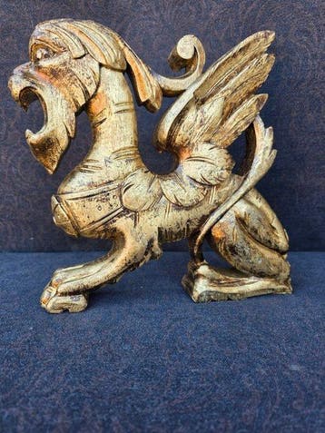 Kapiteel - 1850-1900 - Beeld van een griffioen in de