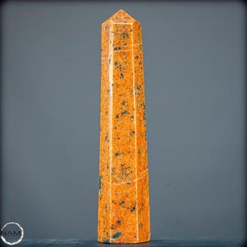 Natuurlijke intens oranje zoncalciet-obelisk , Brazilië-, Antiek en Kunst