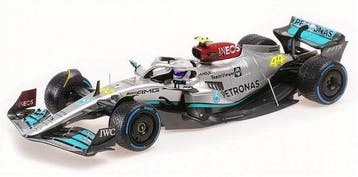 Minichamps 1:18 - Modelauto - MERCEDES -AMG PETRONAS FORMULA, Nieuw