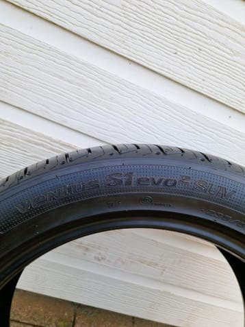 235/50/19 99V Hankook Zomerbanden 2X, 19 inch, Gebruikt, 235 mm, Band(en)