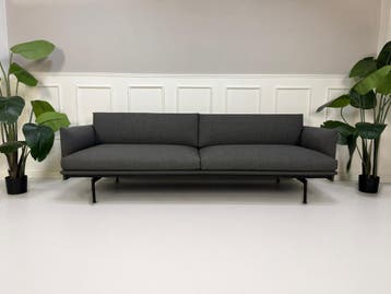 Muuto Model Outline Sofa 2-zits Stoffen Grijs, Driepersoons, Ophalen of Verzenden, Zo goed als nieuw, Rechte bank