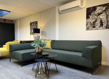 Design on Stock Bloq Monza 55, Huis en Inrichting, Banken | Bankstellen, 250 tot 300 cm, Hoekbank, 75 tot 100 cm, Zo goed als nieuw