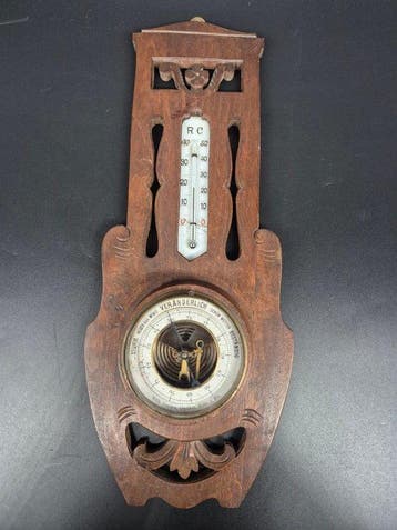 Antikes Holz-Barometer – Nostalgisches Design mit