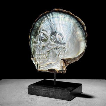 Snijwerk, NO RESERVE PRICE - Stunning Carved Mother of Pearl