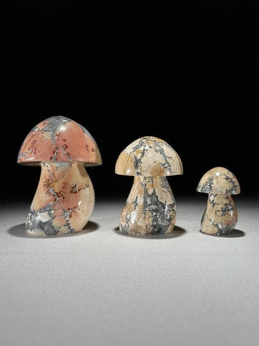 GEEN RESERVEPRIJS - Prachtige set van 3 rode Maligano Jasper, Antiek en Kunst, Kunst | Designobjecten