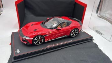 BBR 1:18 - Modelauto - Ferrari 12Cilindri Panoramic Roof,, Nieuw