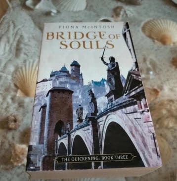 Fiona McIntosh - Brigde of Souls - English, Boeken, Zo goed als nieuw, Fiona McIntosh