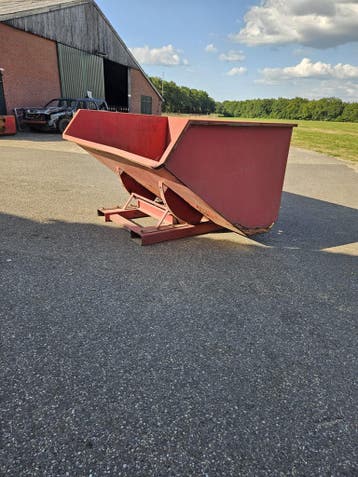 Kiepbak kantelbak spanenbak heftruck 2000 liter met werk, Voorzetapparatuur