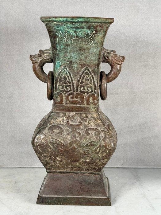 Vaas - Brons - China - Qing Dynastie (1644-1911) -, Antiek en Kunst, Antiek | Overige Antiek