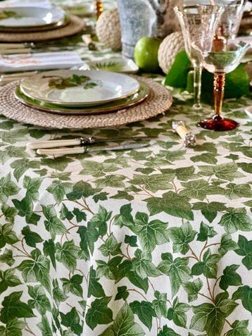 ** Tafelkleed met botanisch motief voor brede tafels. 2.70 x
