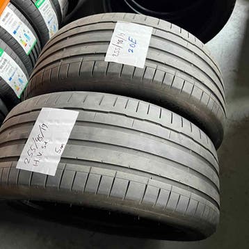 2 x Hankook 255-45-19 Zomerbanden 5mm, Auto-onderdelen, Banden en Velgen, 19 inch, Gebruikt, 255 mm, Ophalen of Verzenden
