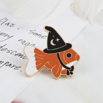 Grappige Vis Broche met Tovenaarshoed - Emaille Speld voor D, Verzenden, Nieuw
