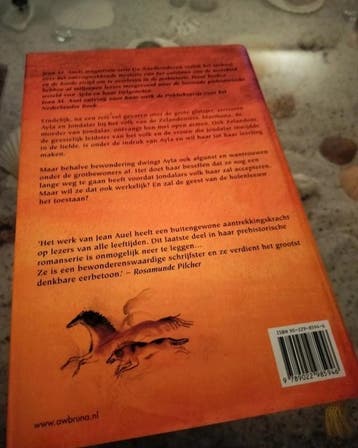 J.M. Auel - Een vuurplaats in steen - hardcover - Aardkin..., Boeken, Zo goed als nieuw