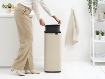 Brabantia Bo Touch Bin - Prullenbak - 30 liter - Soft Beige, Huis en Inrichting, Verzenden, Zo goed als nieuw