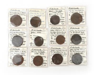 12 bronzen jetons, rekenpenningen, de Nederlanden