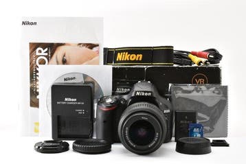 Nikon D5200 AF-S 18-55mm VR Clicks 3% Near Mint DSLR Box Set, Nieuw