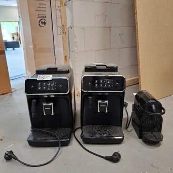 3x Koffiemachine, 2x Philips En 1x Nespresso Magimix, Nieuw