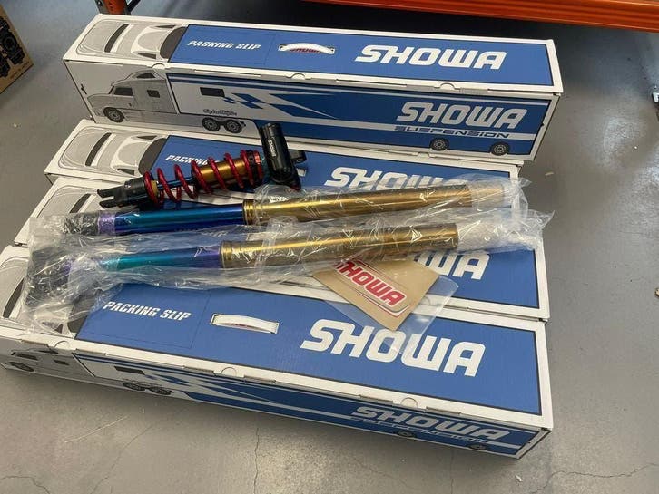 SHOWA A-kit 2025-2027 Kawasaki KXF 250 KXF250 vering upgrade, Motoren, Onderdelen | Honda, Nieuw, Ophalen of Verzenden