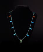 Oude Egypte, Amarna-sieraad met dansende en