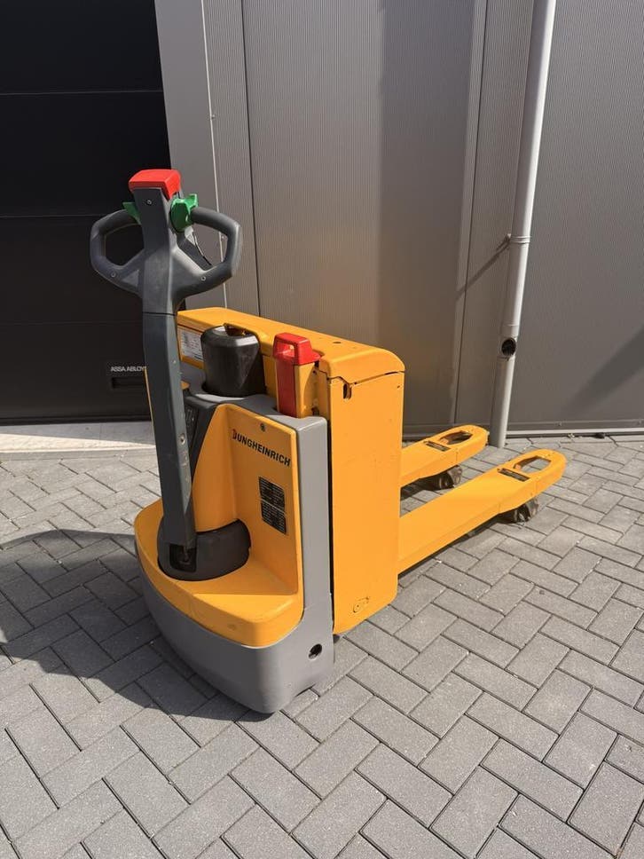 Jungeinrich EJE120 elektrische pompwagen zeer goedkoop, Zakelijke goederen, Machines en Bouw | Heftrucks en Intern transport, 1000 tot 2000 kg
