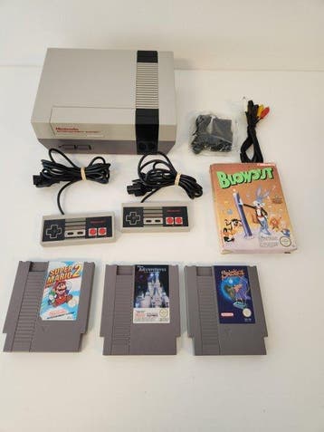 Nintendo - Nes - Nintendo NES & 2 Controllers & 4 Games -, Nieuw